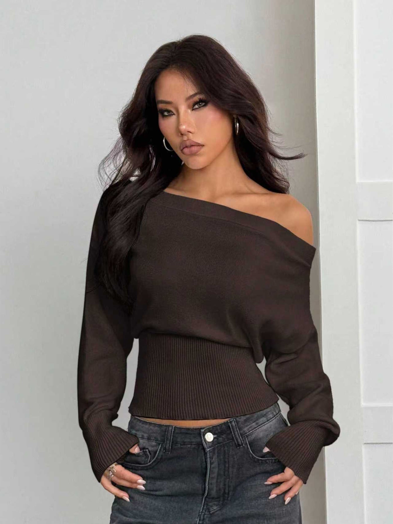 Laid-back Loose Off-Shoulder Design Knit Top for Women, High Waist Slimming Boat Neck Sweater