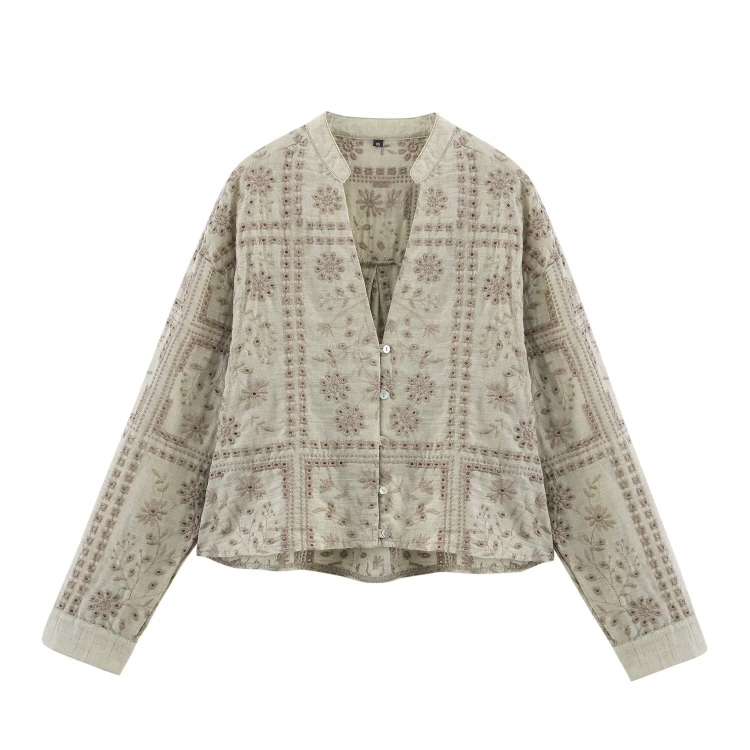 Simple hollowed out embroidered long sleeved shirt