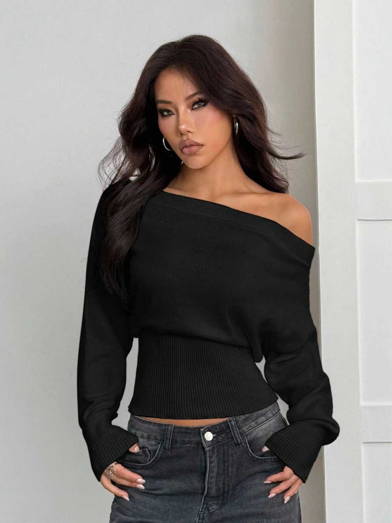 Laid-back Loose Off-Shoulder Design Knit Top for Women, High Waist Slimming Boat Neck Sweater